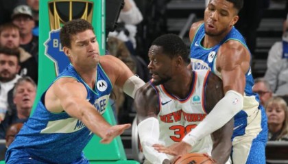 官方网站-两位主帅都教不明白 雄鹿的防守为何突然下滑？